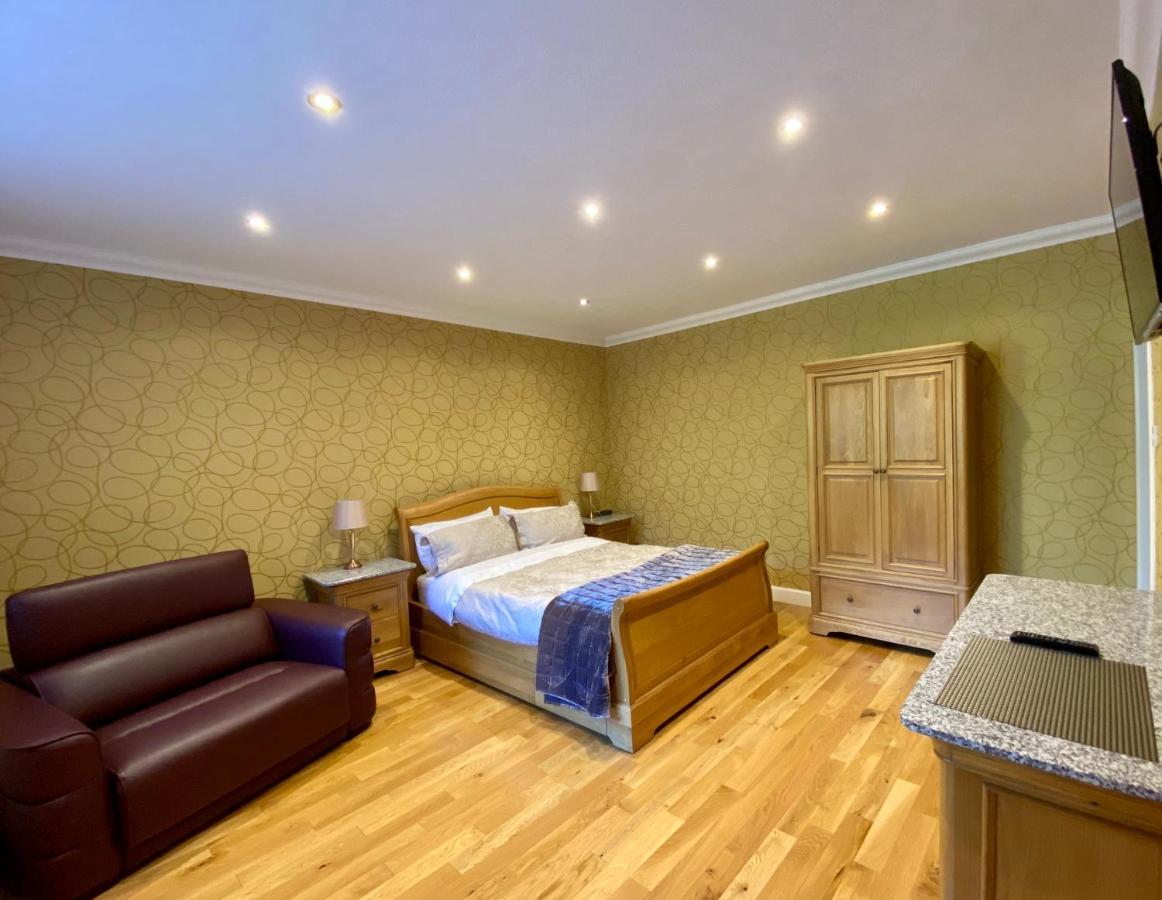 Bridgemill Motel เกอร์แวน ภายนอก รูปภาพ